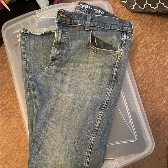 Wrangler Classic Blue Jeans with Embroidered Pockets - Picture 4 of 4